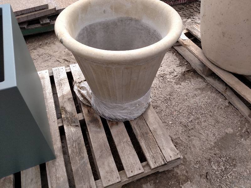 lot 98 image: Garden Stone Cast Concrete Planter,...
