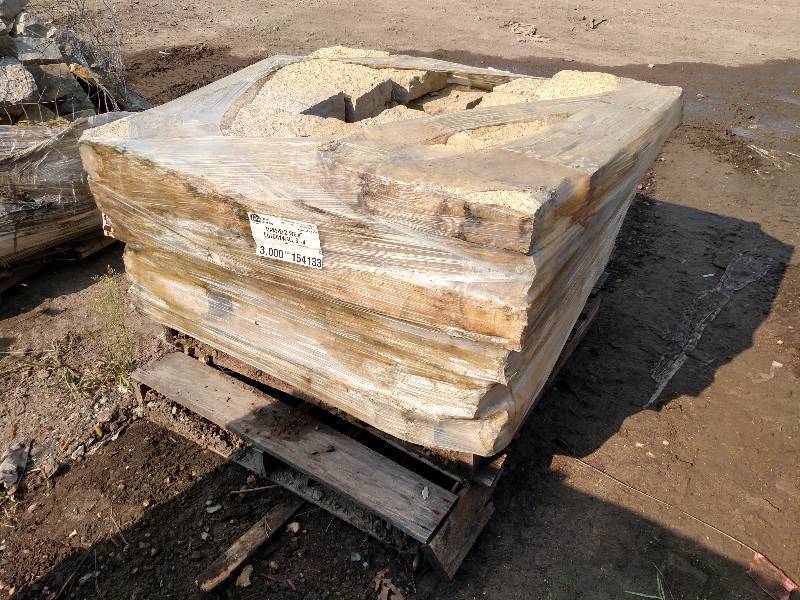 lot 114 image: Oakfield 3-4 x8 Limestone Wall B...