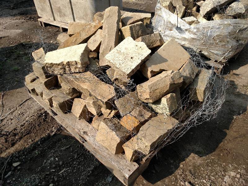 lot 116 image: Various Limestone Edgers...