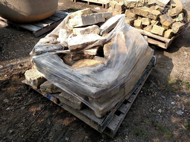 lot 117 image: Various Limestone...