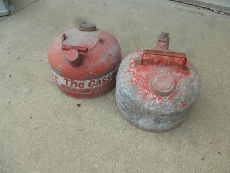 lot 18 image: Steel Gas Cans