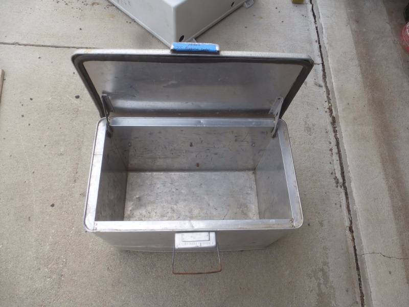 lot 27 image: JC Higgins Antique Cooler