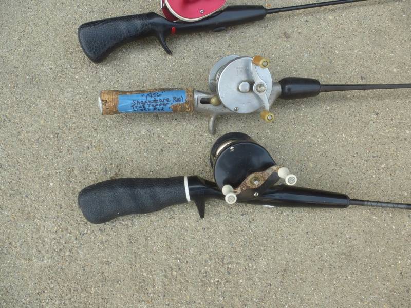 lot 32 image: Antique Fishing Rods