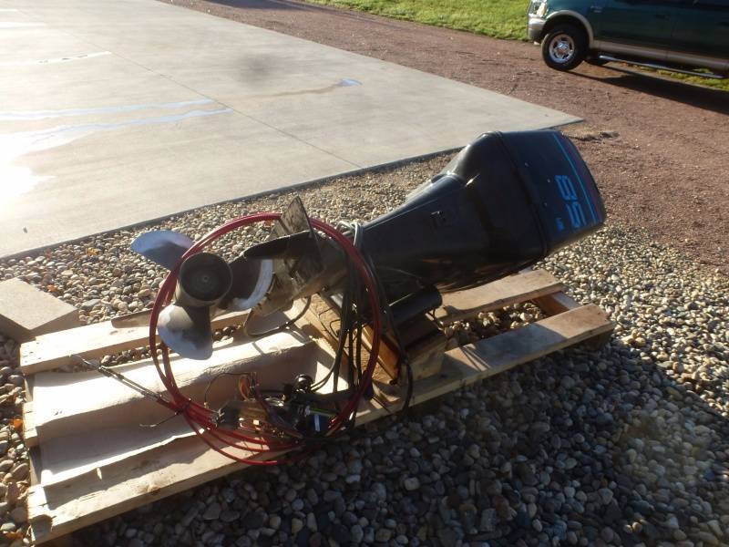 lot 7 image: Mercury 80 Hp Force Outboard
