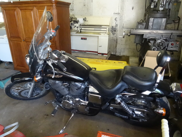 lot 4 image: 2005 Honda Shadow