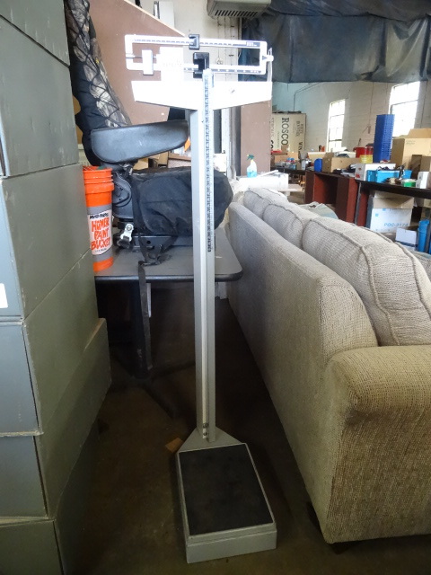 lot 28 image: Detecto Scale With Height Checker
