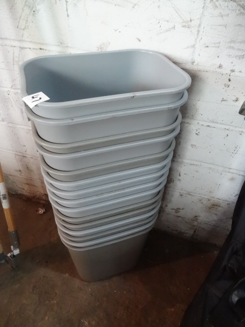 lot 47 image: 15 Office Garbage Cans