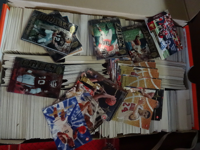 lot 71 image: Large Shoe Box Full of Basketball