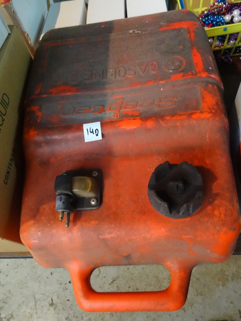 lot 140 image: Scepter 5.5 Gal. Outboard Motor Tank.