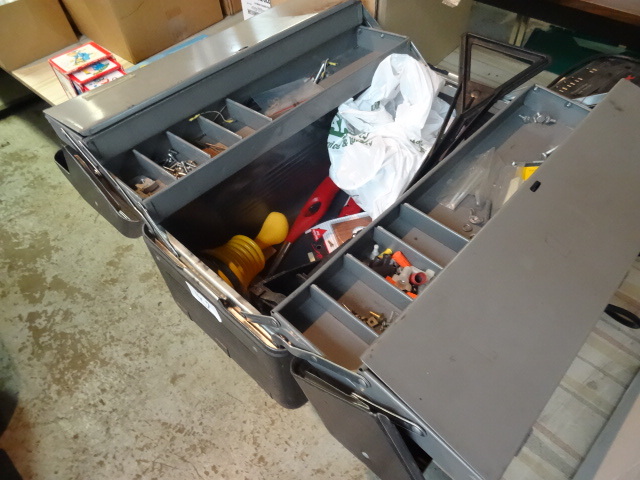 lot 142 image: Service Mans Tool Box With Misc