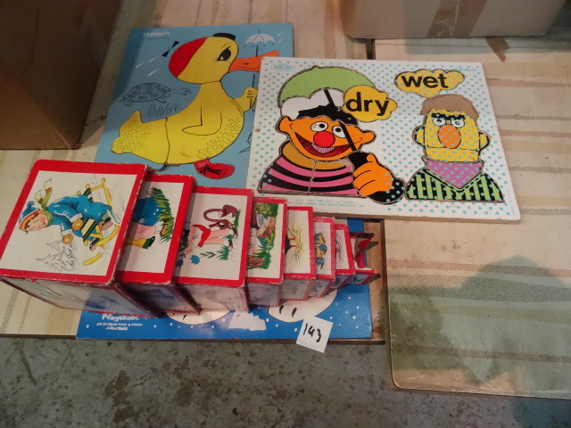 lot 143 image: Vintage Wood Puzzles and Nestling Blocks