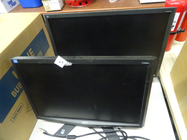 lot 147 image: Acer 19 and 22 Computer Monitors
