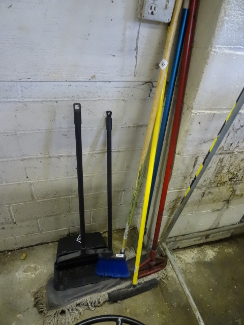 lot 161 image: Brooms, Mops, Sweeping Bucket
