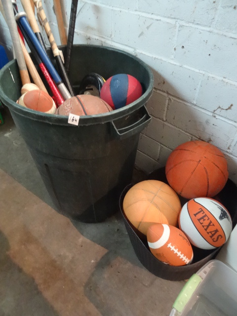 lot 184 image: Large Lot Of Sports Items