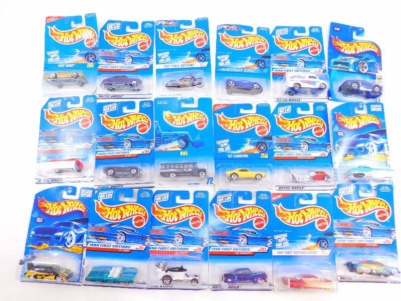 (18) Hot Wheels Cars