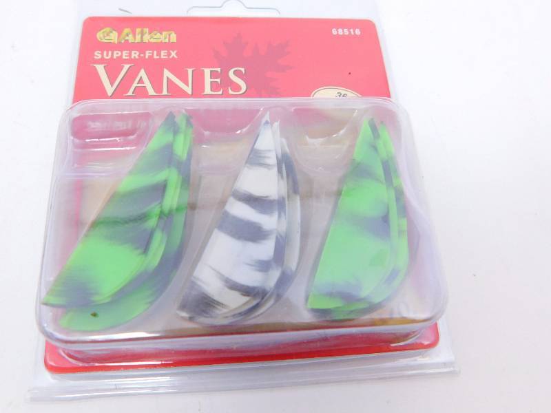 lot 2 image: New Allen Company Archery Accessories