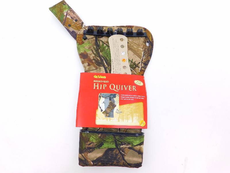 lot 31 image: New Broadhead Hip Quiver