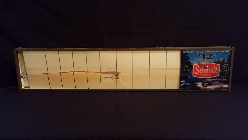 lot 12 image: Schmidt Light-up Sign & Clock