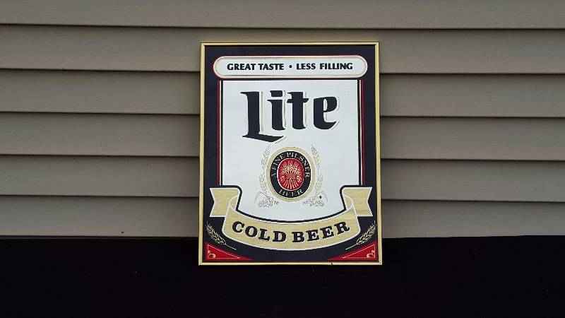 lot 25 image: Lite Cold Beer Advertising Sign