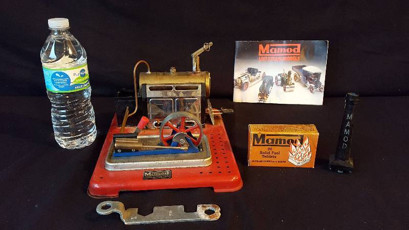 lot 151 image: Vintage Mamod 1334 Static Steam Engine w Box