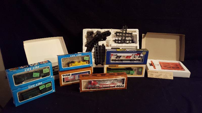lot 138 image: Group Of Trains