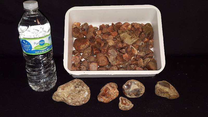lot 154 image: Group of Agates, Including Larger