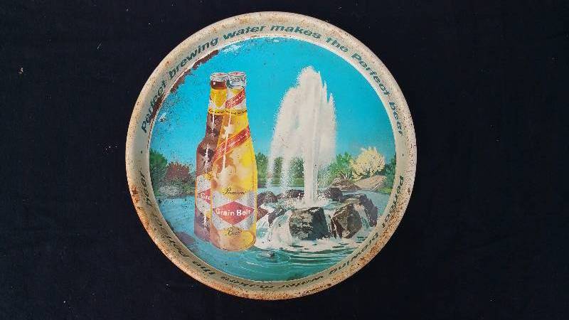lot 59 image: Vintage Grain Belt Beer Metal Serving Tray