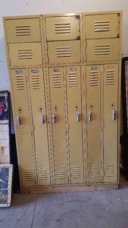 lot 84 image: Large Metal Lockers