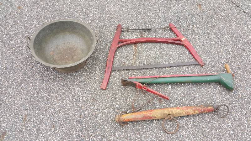 lot 98 image: Group of Primitive Items