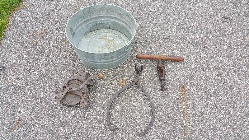lot 102 image: Group of Primitive Items