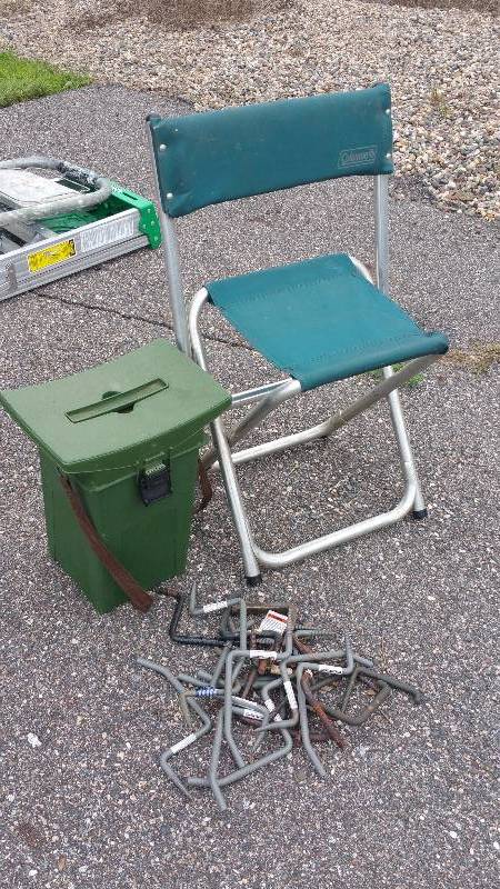 lot 117 image: Portable Chair, Ammo Box  Seat, Tree Steps