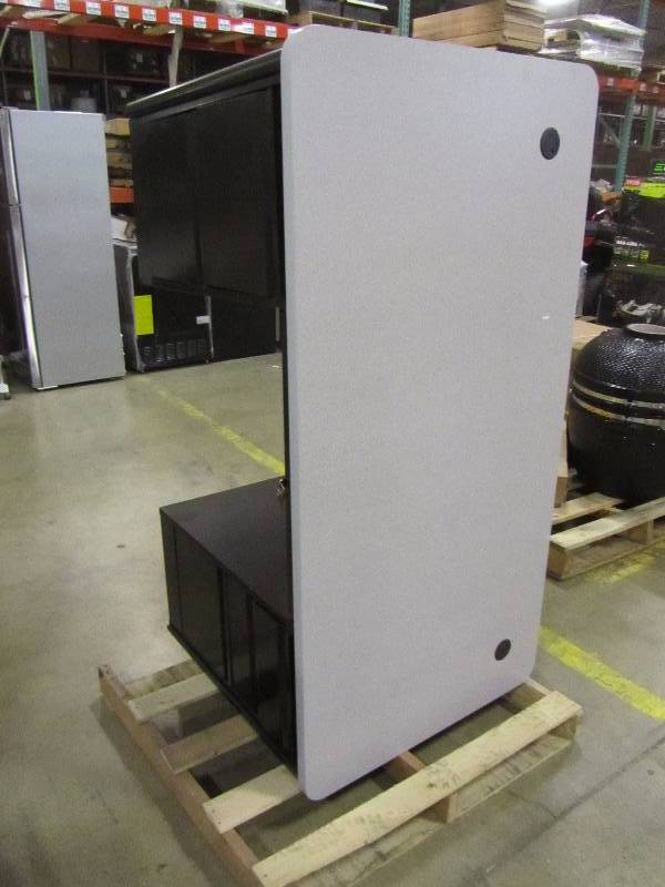 lot 58 image: 5 ft Desk (brand unknown)