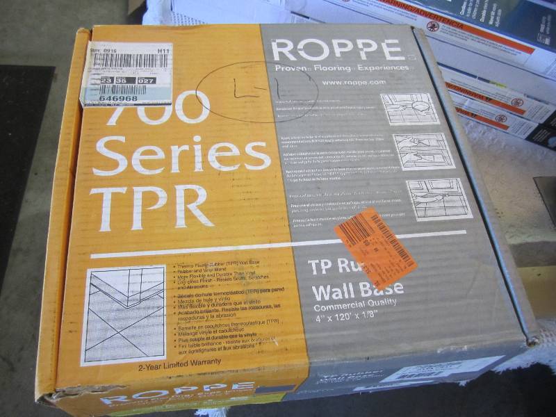 lot 14 image: Roppe 700 Series Dark Gray 4 inch x...