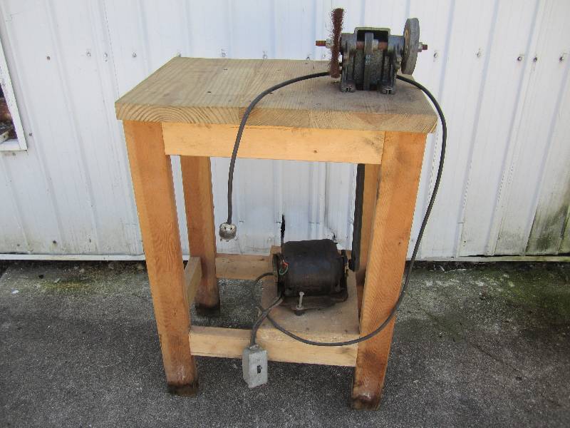 lot 28 image: Vintage Bench Grinder and Motor mou...
