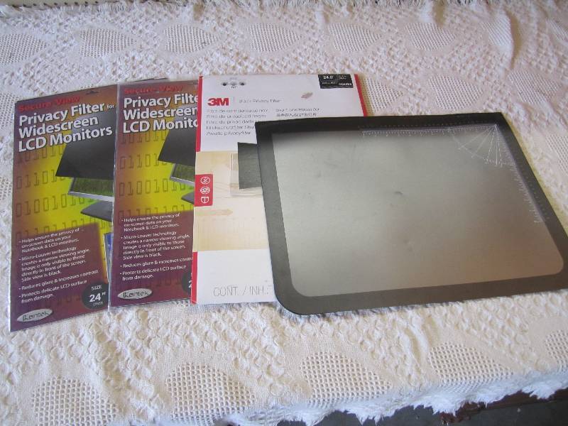 lot 58 image: Lot of 3 Wide Screen Monitor Privac...