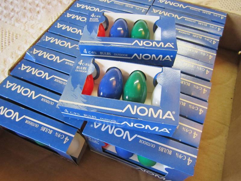 lot 83 image: Lot of 21 boxes of 4 bulbs each Col...