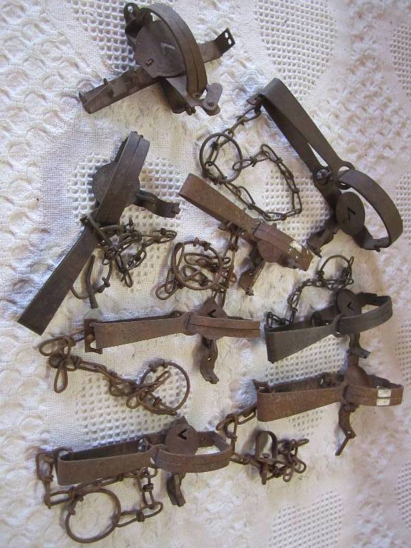 lot 88 image: Lot of 8 Traps Various Sizes See ph...