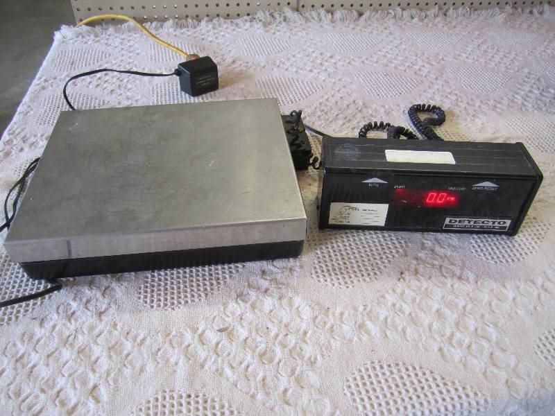lot 95 image: Cardinal Detecto Electric Scale lb...
