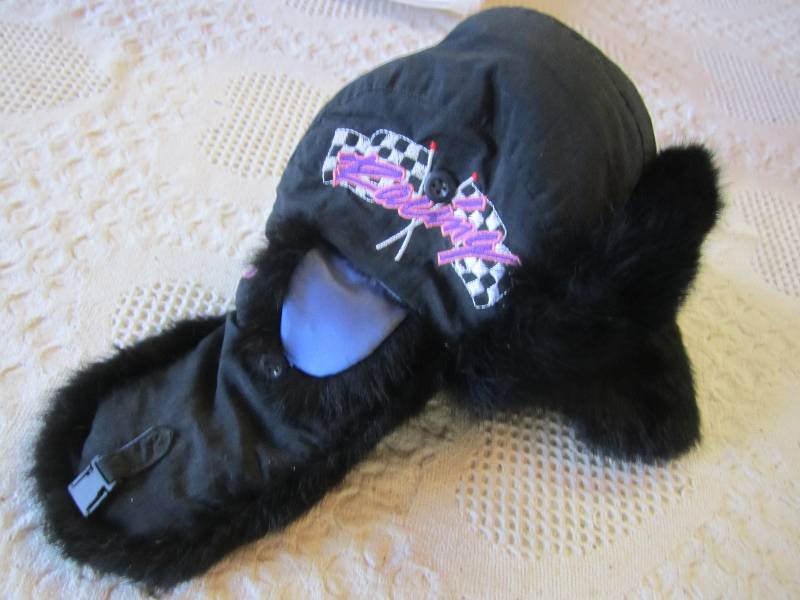 lot 111 image: Polaris Racing Winter Hat with Ear ...