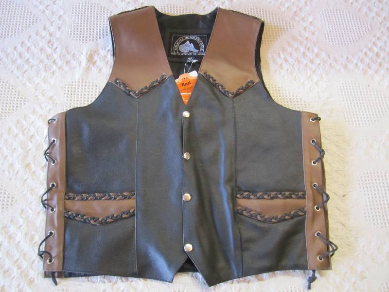 lot 129 image: Himalaya Motor Bikewear Leather Ves...