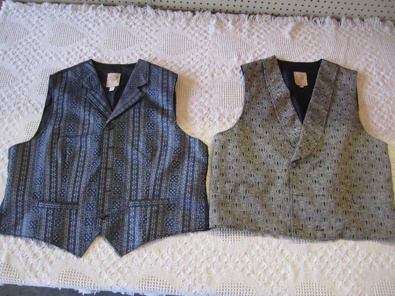 lot 130 image: Lot of 2 nice Vests Size XL Made i...