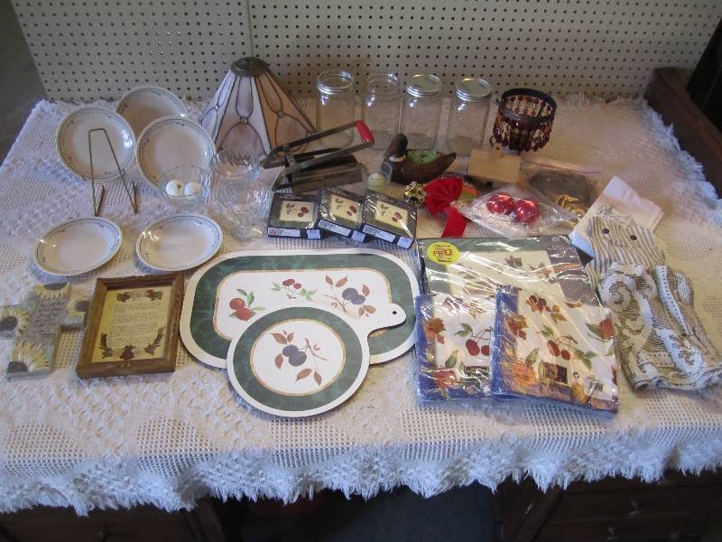 lot 133 image: Lot of misc. See photos....