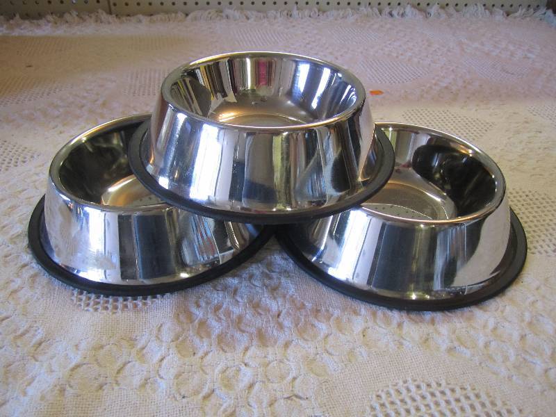 lot 134 image: Lot of 3 Stainless Steel Pet Bowls ...