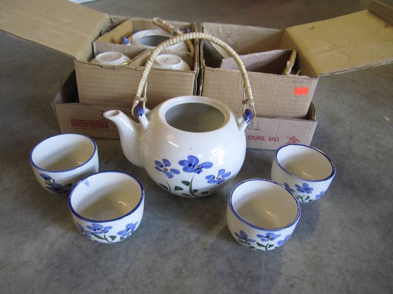lot 146 image: Lot of 2 sets of Tea Pot with 4 cup...