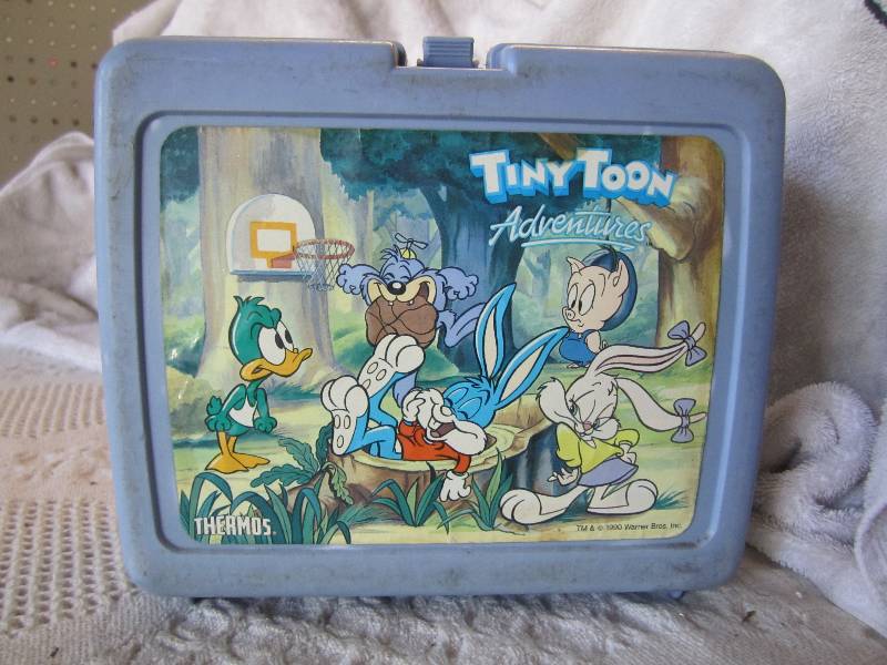 lot 173 image: Tiny Toons Lunch Box. No Thermos...