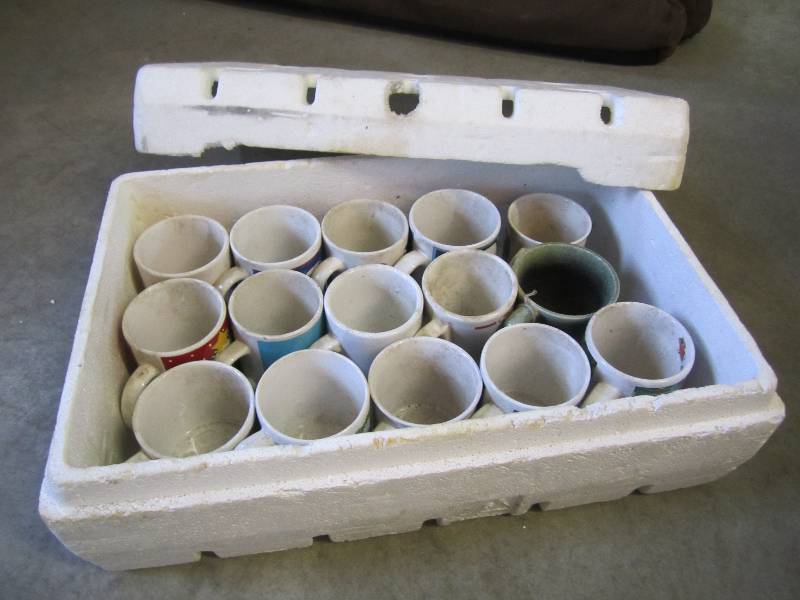 lot 183 image: Lot of Coffee Cups in hard foam con...