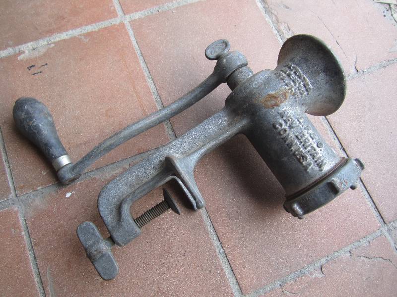 lot 187 image: Vintage Meat Grinder Universal Meat...