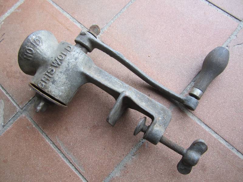 lot 188 image: Vintage Meat Grinder Griswold No. 1...