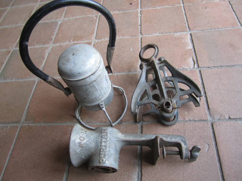 lot 189 image: Lot of 3 Vintage items. See photos....