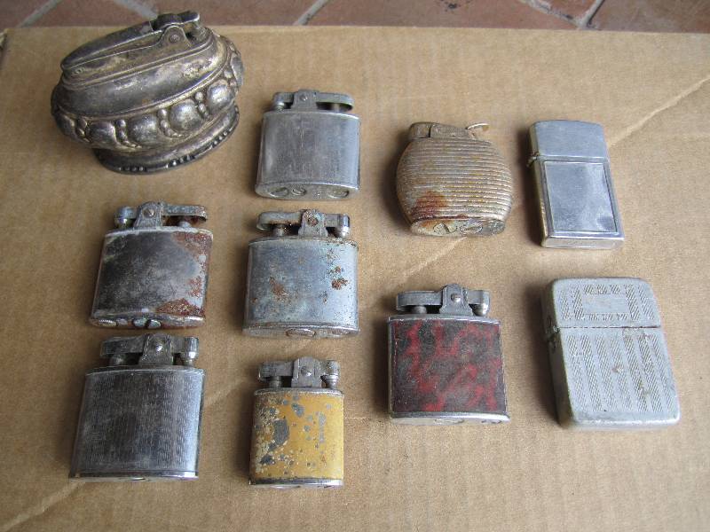lot 209 image: Lot of 10 Vintage Lighters...